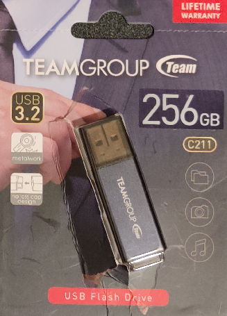 TEAMGROUP 256GB USB Front